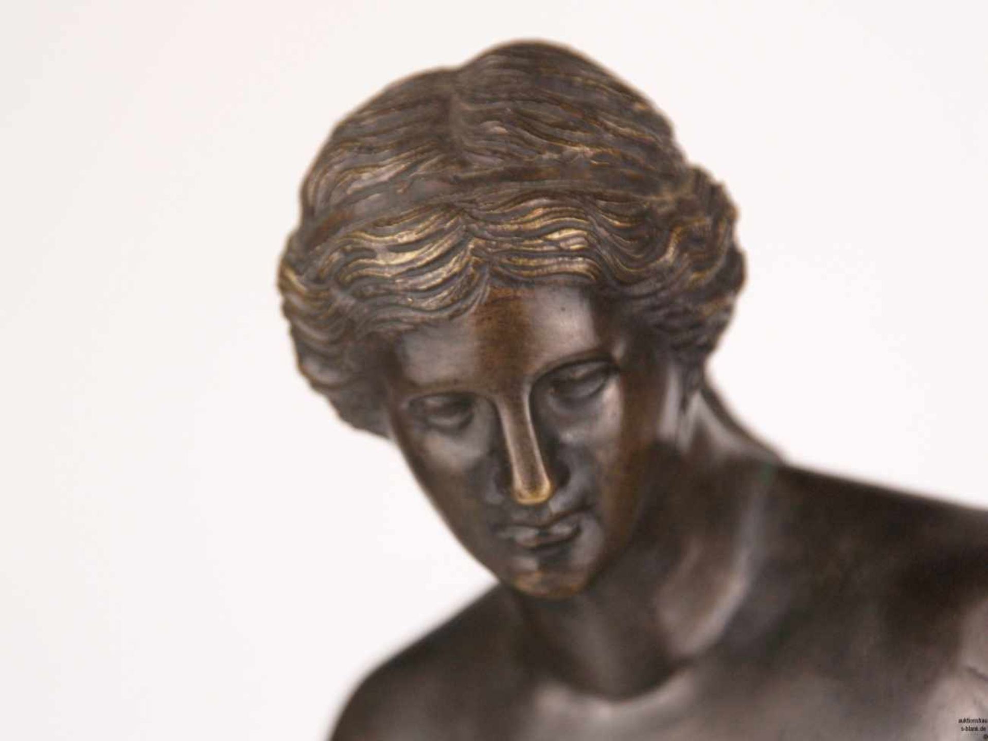Bronze-Plastik "Venus von Milo" - 19./20.Jh.-Figur nach antikem hellenistischem Vorbild, schwarz- - Bild 3 aus 7