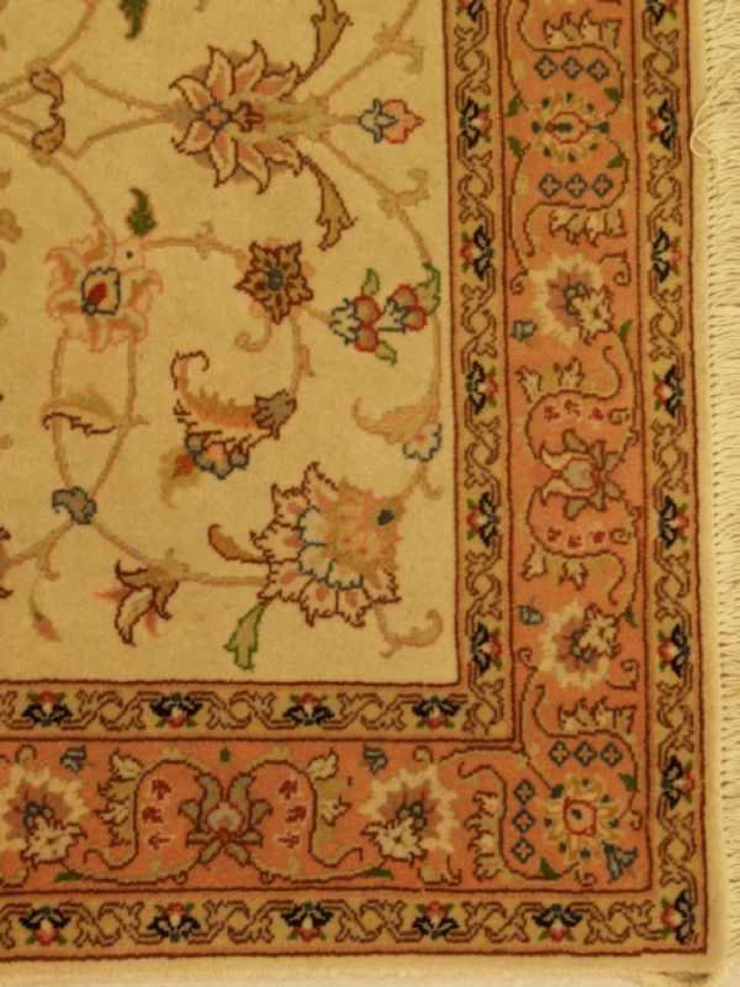 Täbriz - Iran, Wolle mit Seide,großes Zentralmedaillon mit zartem floralem Muster, ca.161x80cm,anbei - Image 3 of 4