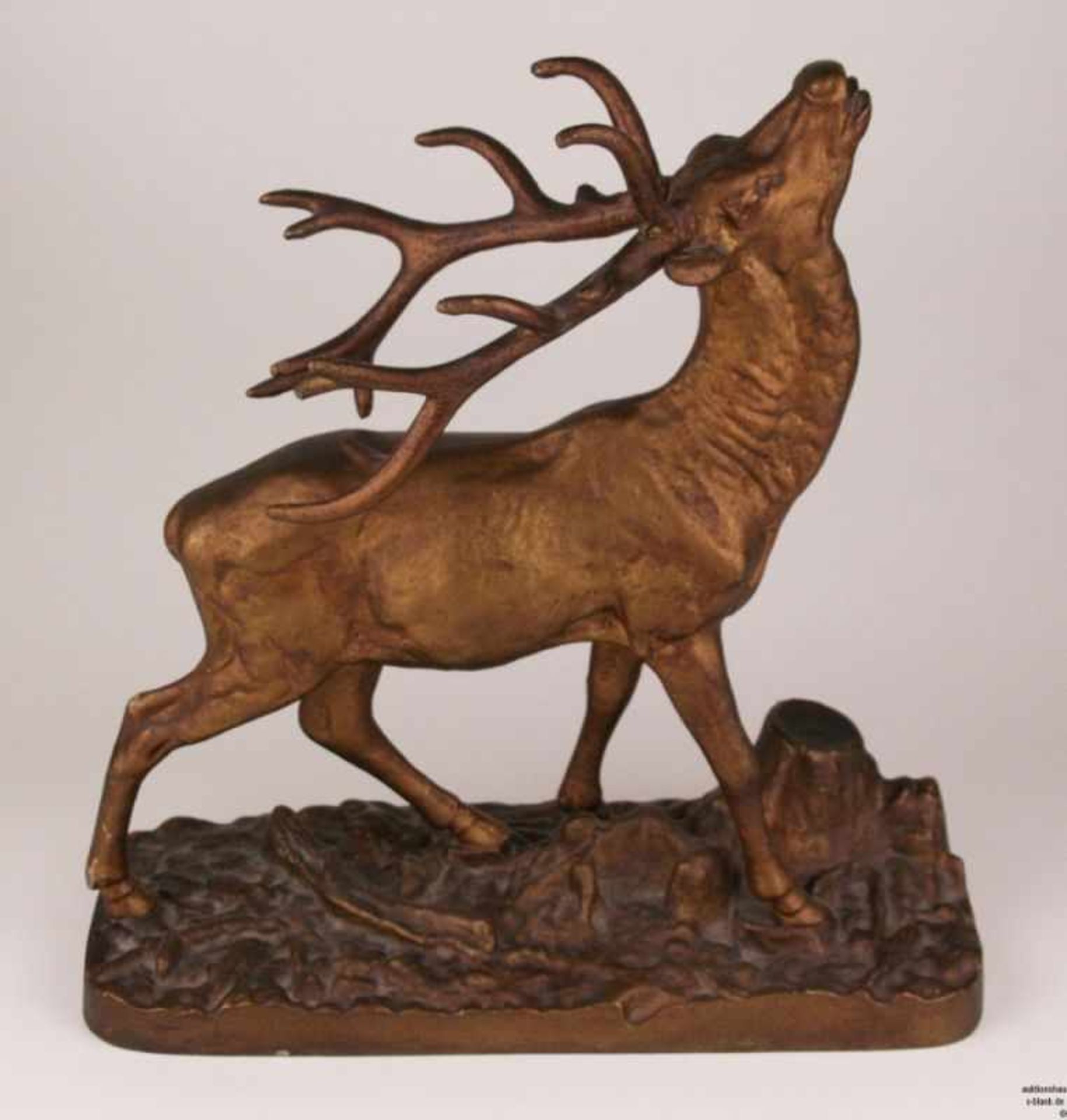 Hirschfigur - Metallguss, bronziert, patiniert, um 1900, naturalistische Ausformung eines