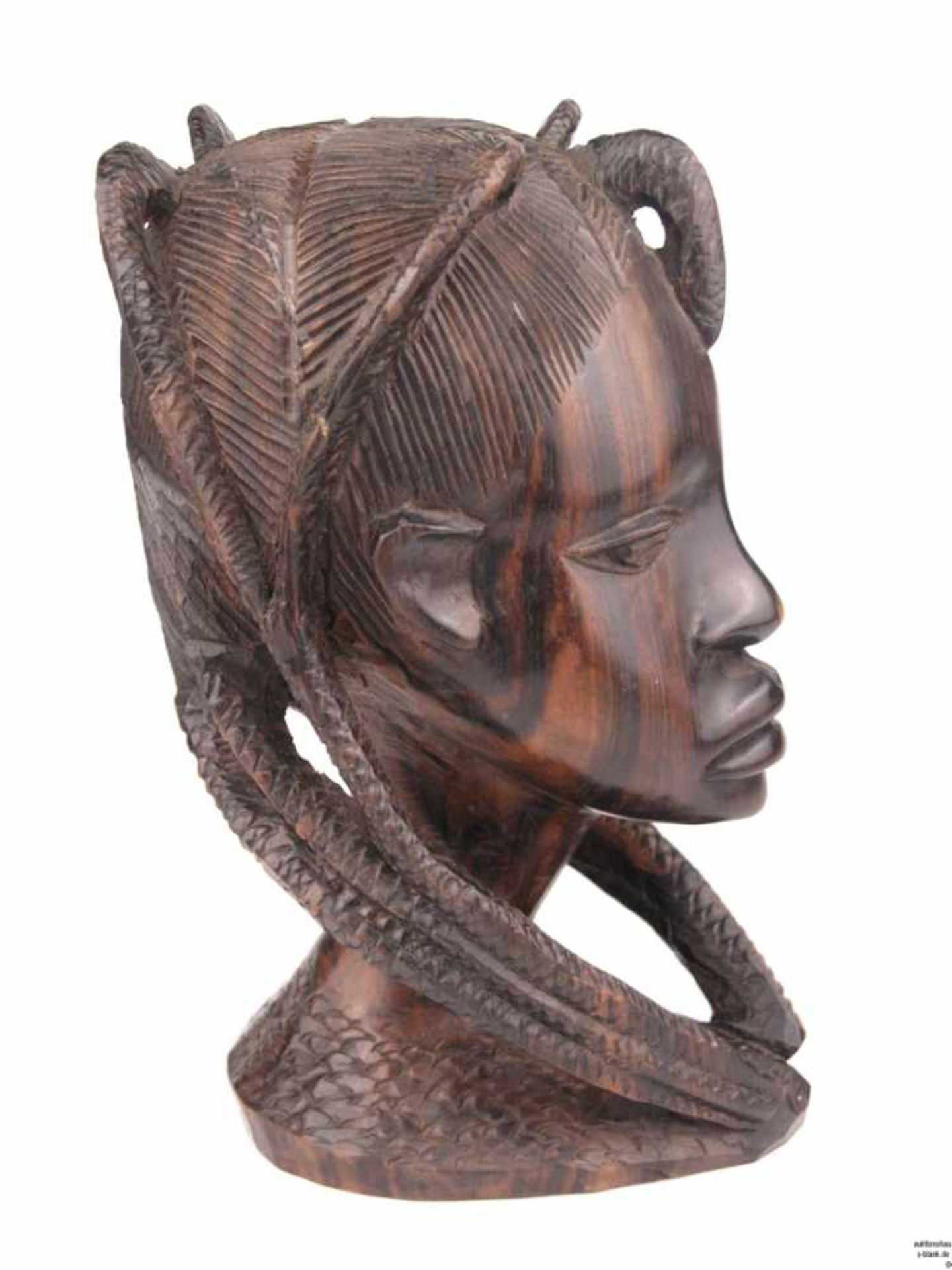 Afrikanischer Frauenkopf mit Zöpfen - Palisanderholz, geschnitzt, leichte Gebrauchsspuren, H.ca. - Bild 2 aus 7