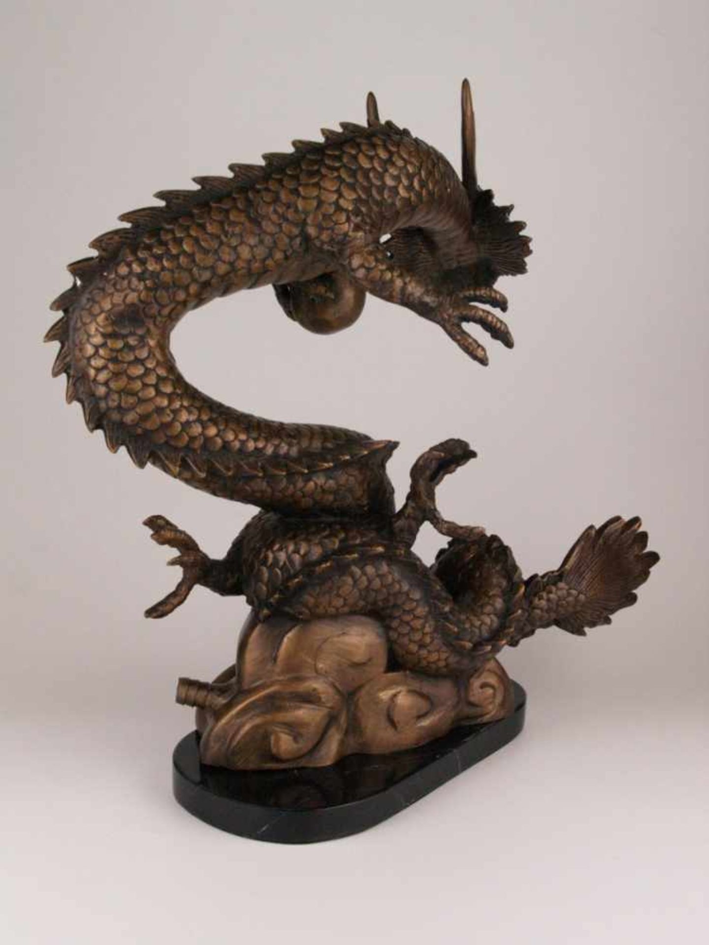 Wasserspeier "Chinesischer Drache mit Wunschperle" - Bronze, braun patiniert, als Wasserspeier, - Bild 3 aus 9