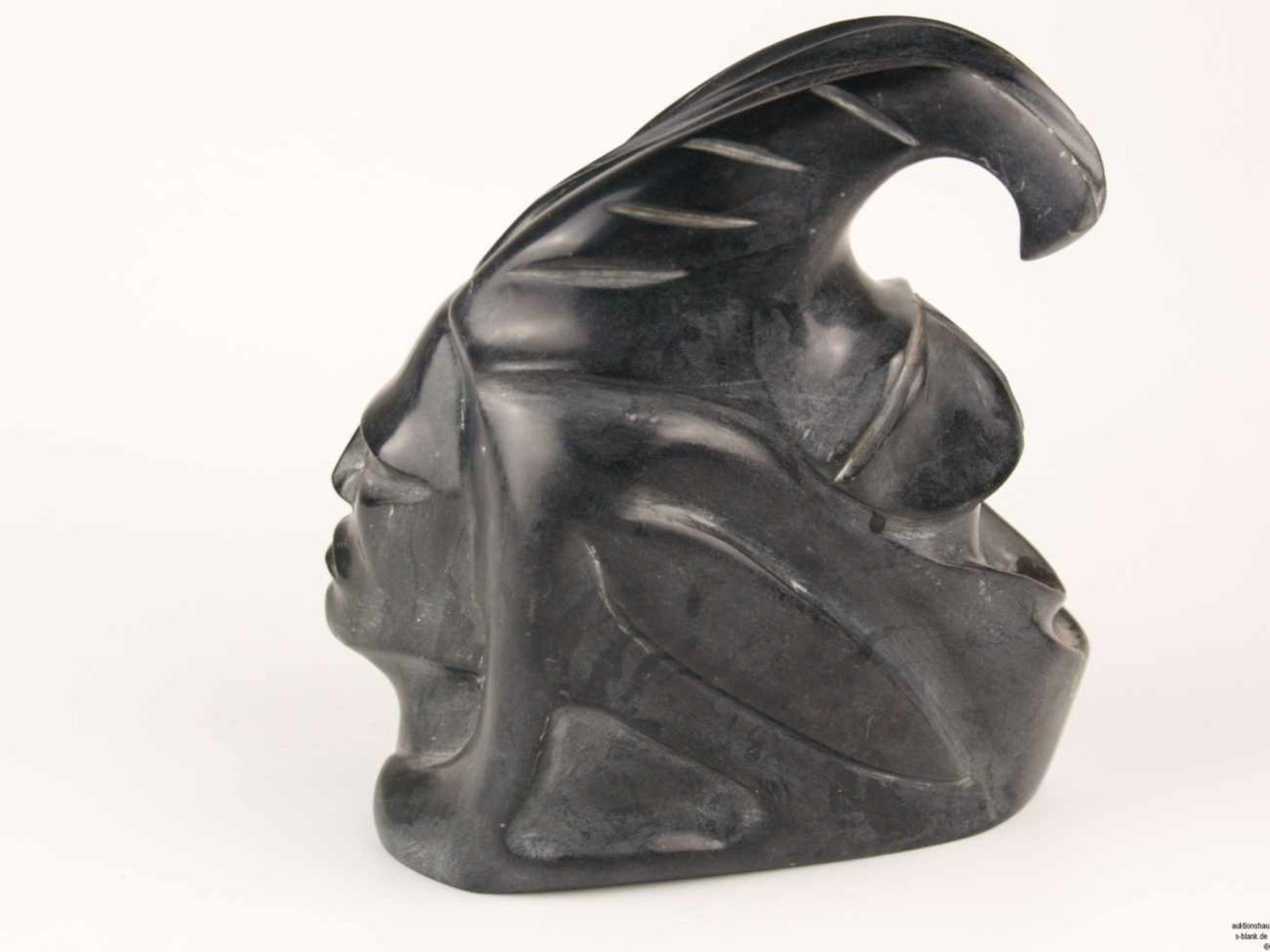 Steinbüste des indianischen Kriegers "Fine-Day" - wohl Marmor, Kopf mit Federschmuck, Fine Day - Bild 3 aus 4