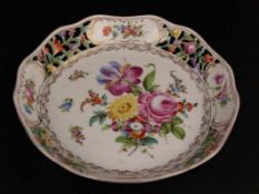 Teller - Potschappel, Dresden, Porzellan, polychrom mit Blumen bemalt, goldstaffiert, hoher