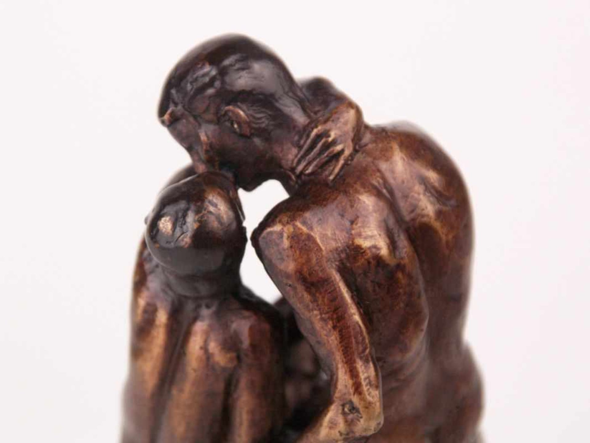 Rodin, Auguste (1840-1917,nach) - "Der Kuss" (Original von 1886) Darstellung eines sich umarmenden - Bild 6 aus 6
