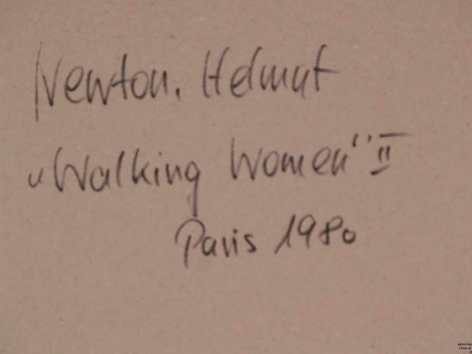 Newton, Helmut (Berlin 1920 - Los Angeles 2004) - "Walking Women II", Paris 1980, Offsetdruck, unter - Bild 4 aus 4