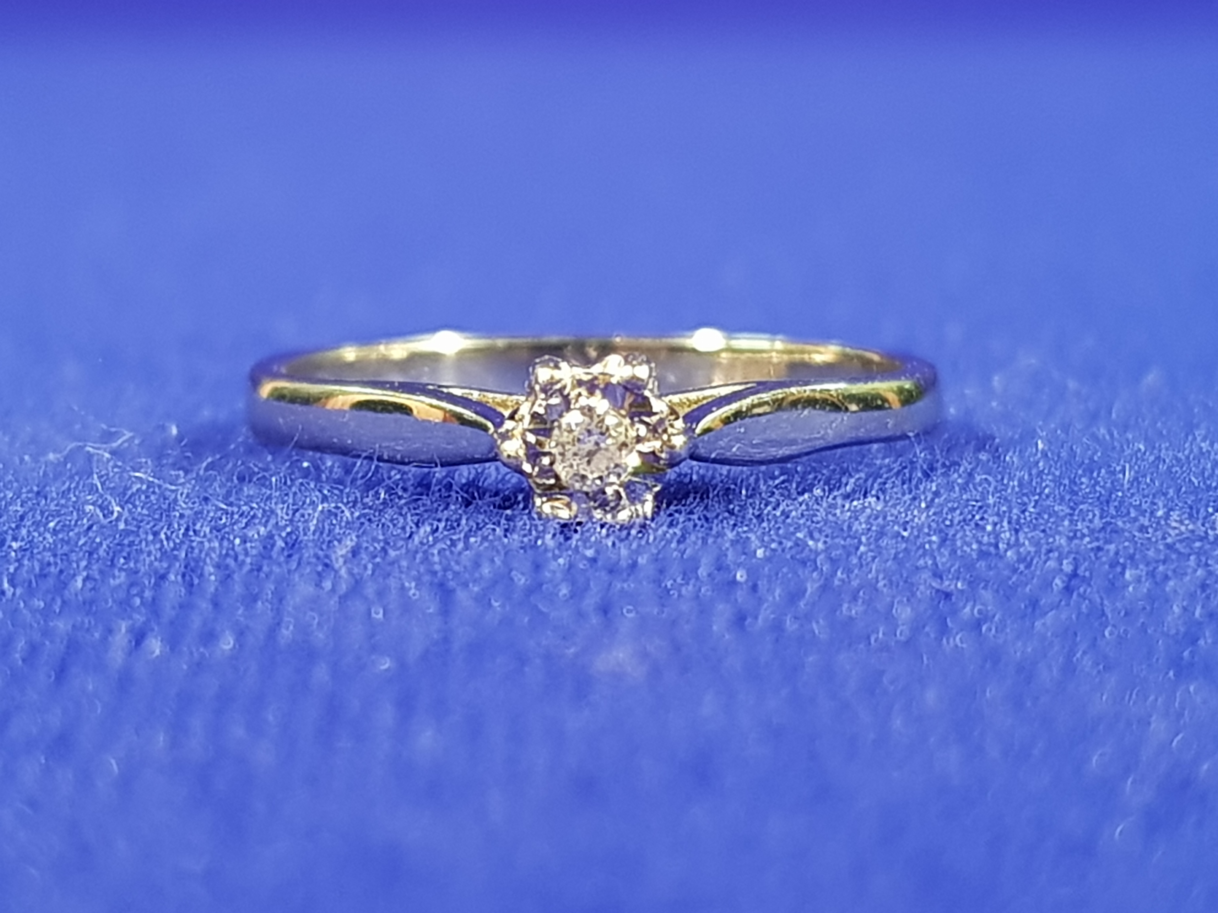 PLATINUM DIAMOND SOLITAIRE RING