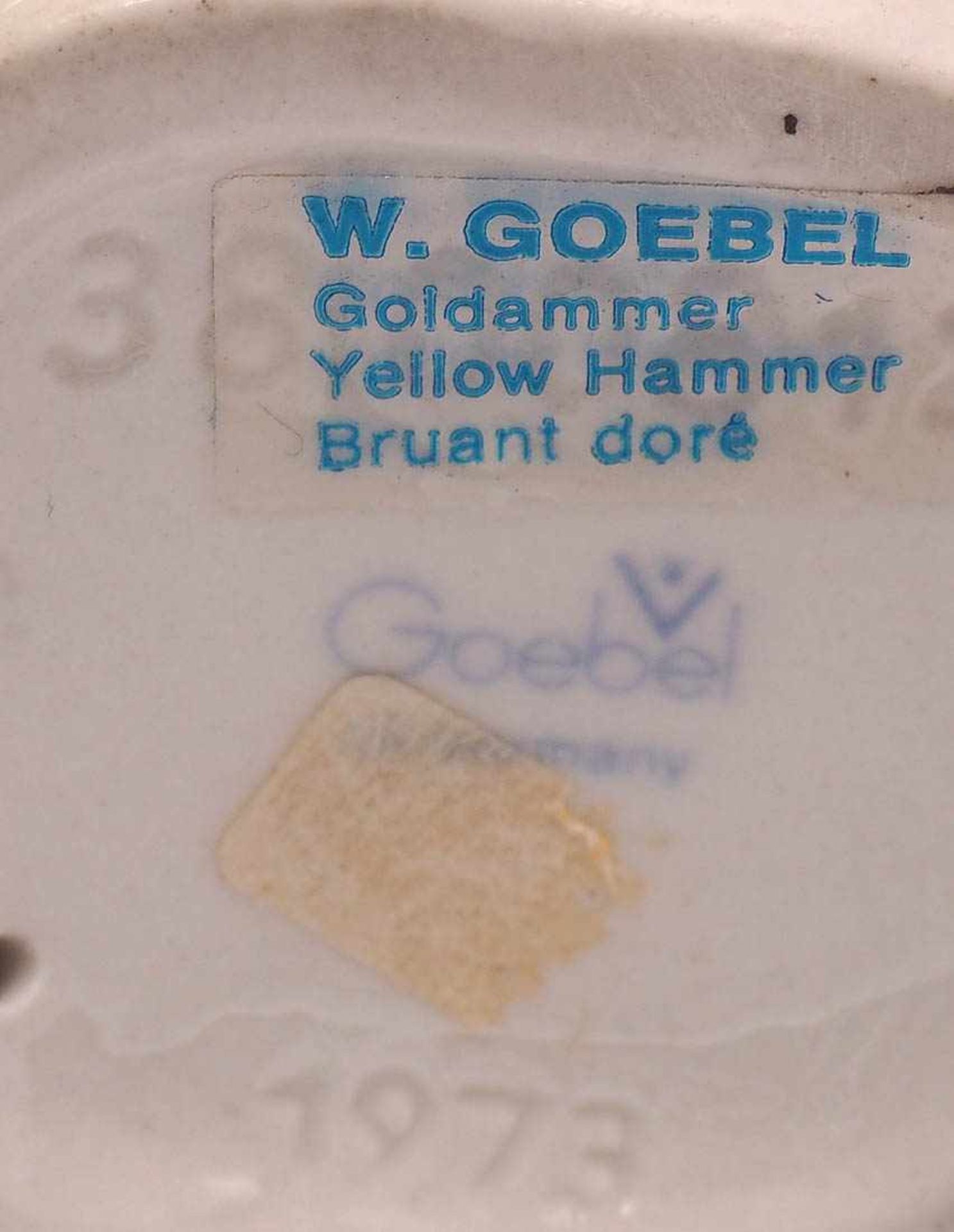 Goldammer, Goebel Auf naturalistischem Felssockel. Feine, naturalistische Ausformung und Bemalung. - Bild 3 aus 3