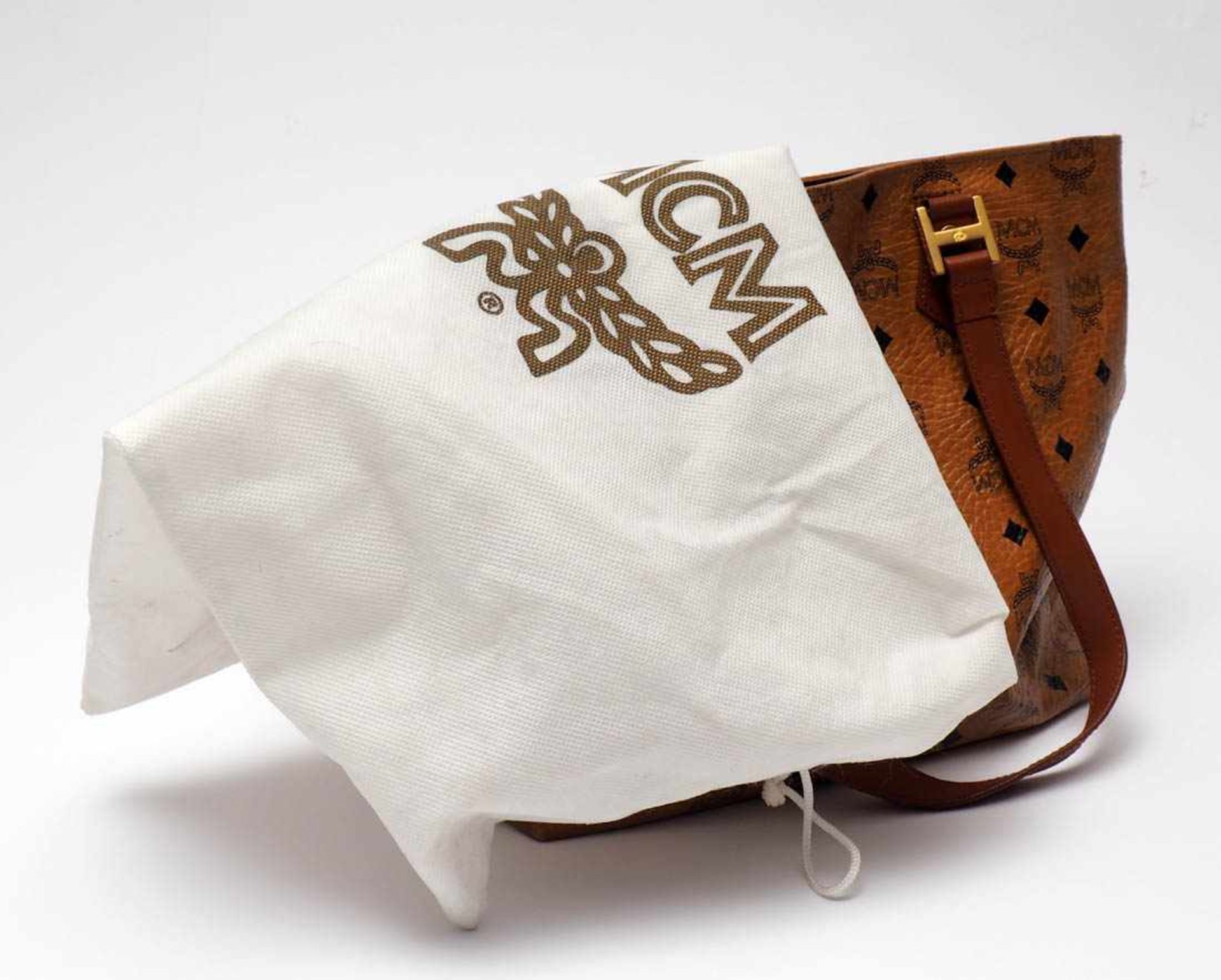 Handtasche, MCM Helles Leder, Beschläge aus vergoldetem Metall. Numeriert 17120. 25x31cm. Mit - Bild 8 aus 8