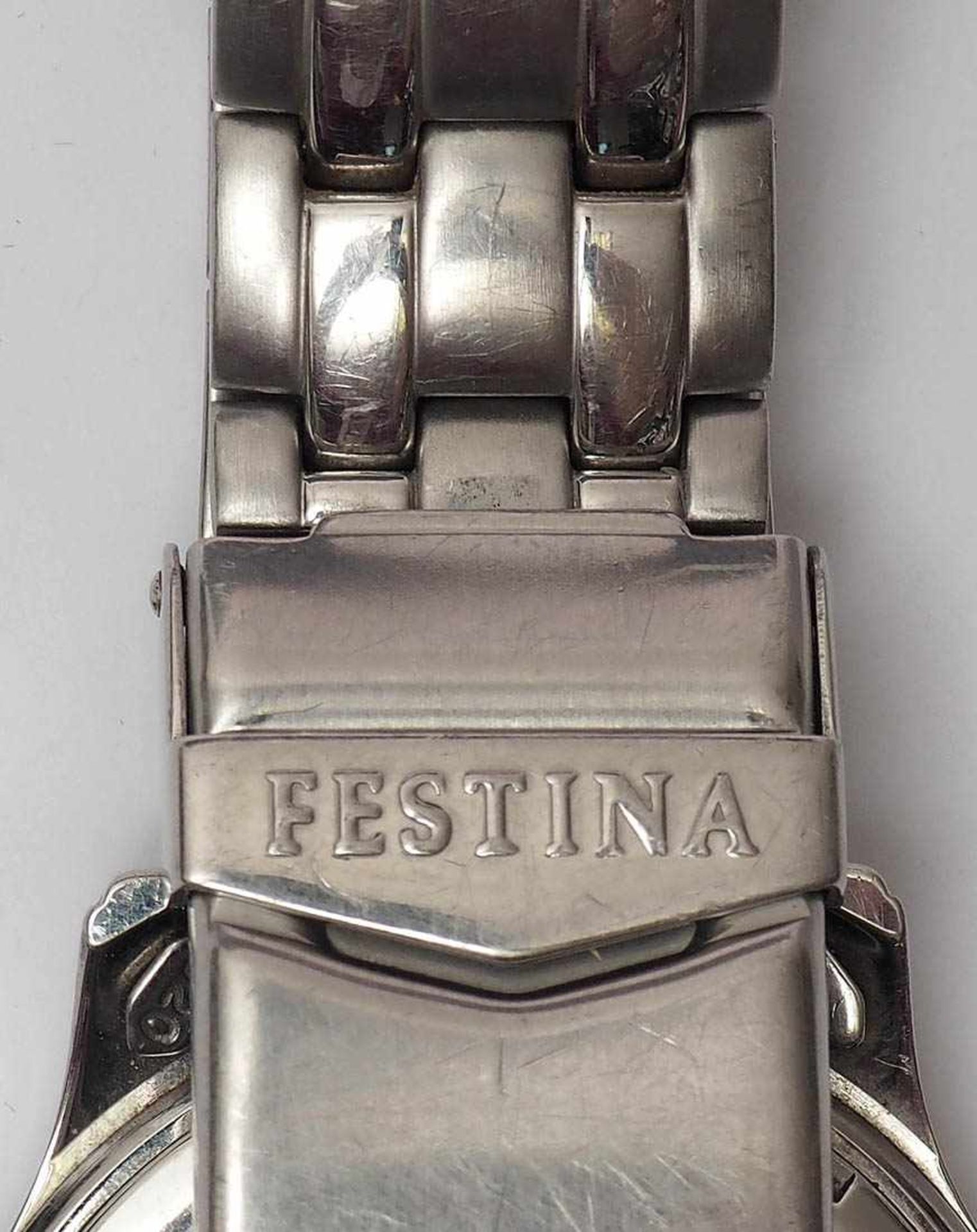 Herrenarmbanduhr, Festina Stahlgehäuse mit originalem Band. Weißes Zifferblatt mit arabischen - Bild 5 aus 5