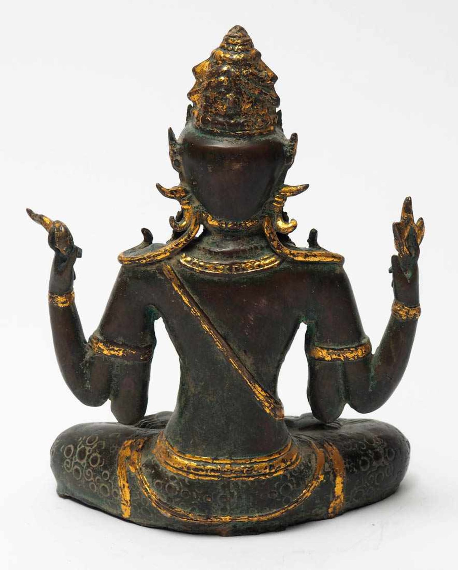 Götterfigur, 19.Jhdt. Wahrscheinlich die hinduistische Göttin Lakshmi. Teilvergoldet. H.28cm, B. - Bild 2 aus 5