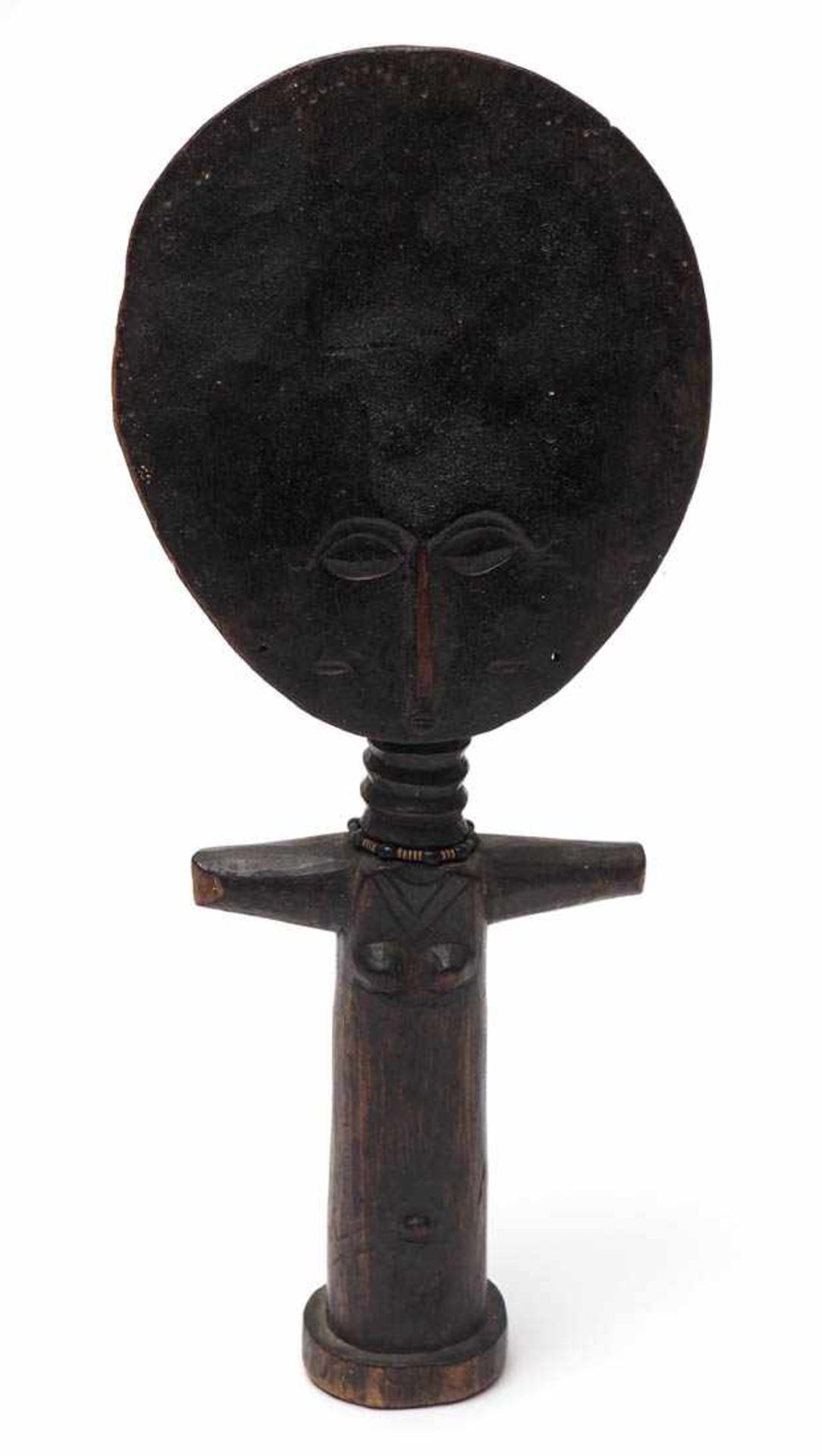 Fruchtbarkeitsfigur "Akan", Bembe, Dem. Rep. Kongo Mit scheibenförmigem Kopf. H.29cm.