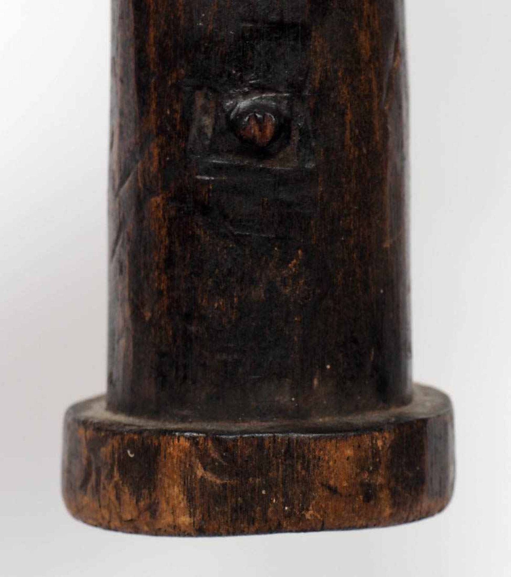 Fruchtbarkeitsfigur "Akan", Bembe, Dem. Rep. Kongo Mit scheibenförmigem Kopf. H.29cm. - Bild 7 aus 11
