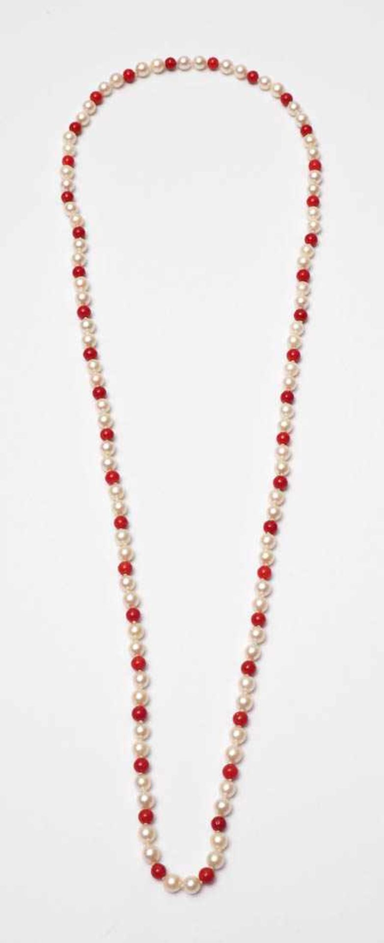 Halskette Zuchtperlen mit Korallkugeln. L.78cm (endlos). - Bild 2 aus 2