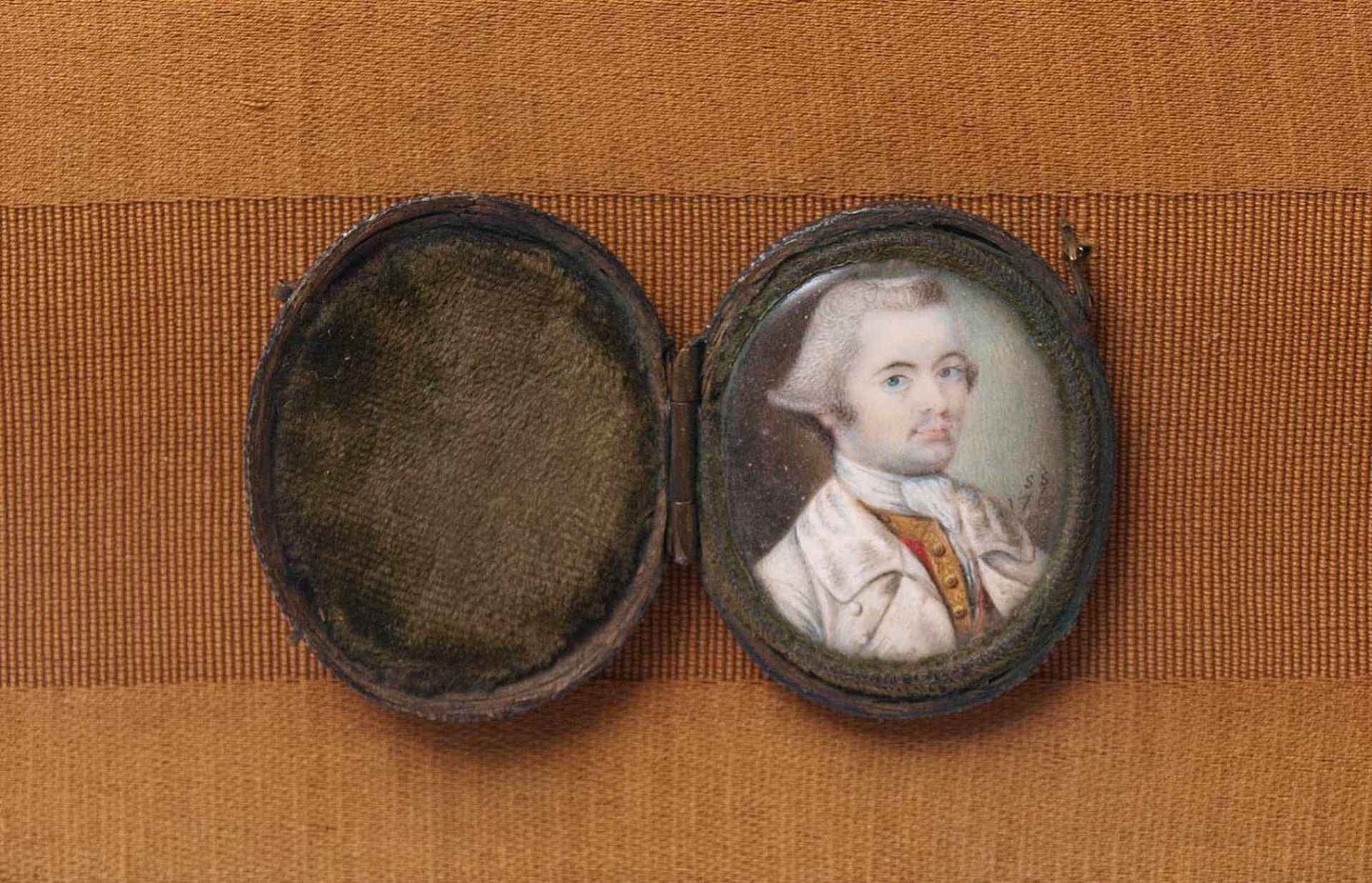 Miniatur, um 1760 Brustbild eines Herrn mit gepudertem Haar. Er trägt unter dem weißen Gehrock