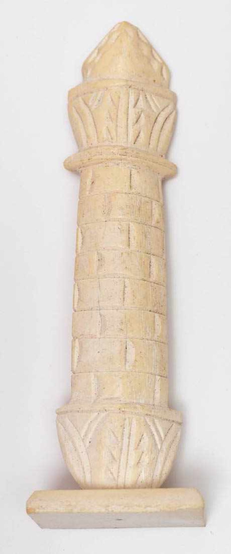 Schachspiel, Ägypten Figuren aus Bein. H. des Königs 15,5cm. Dazu intarsiertes Brett. - Image 5 of 10