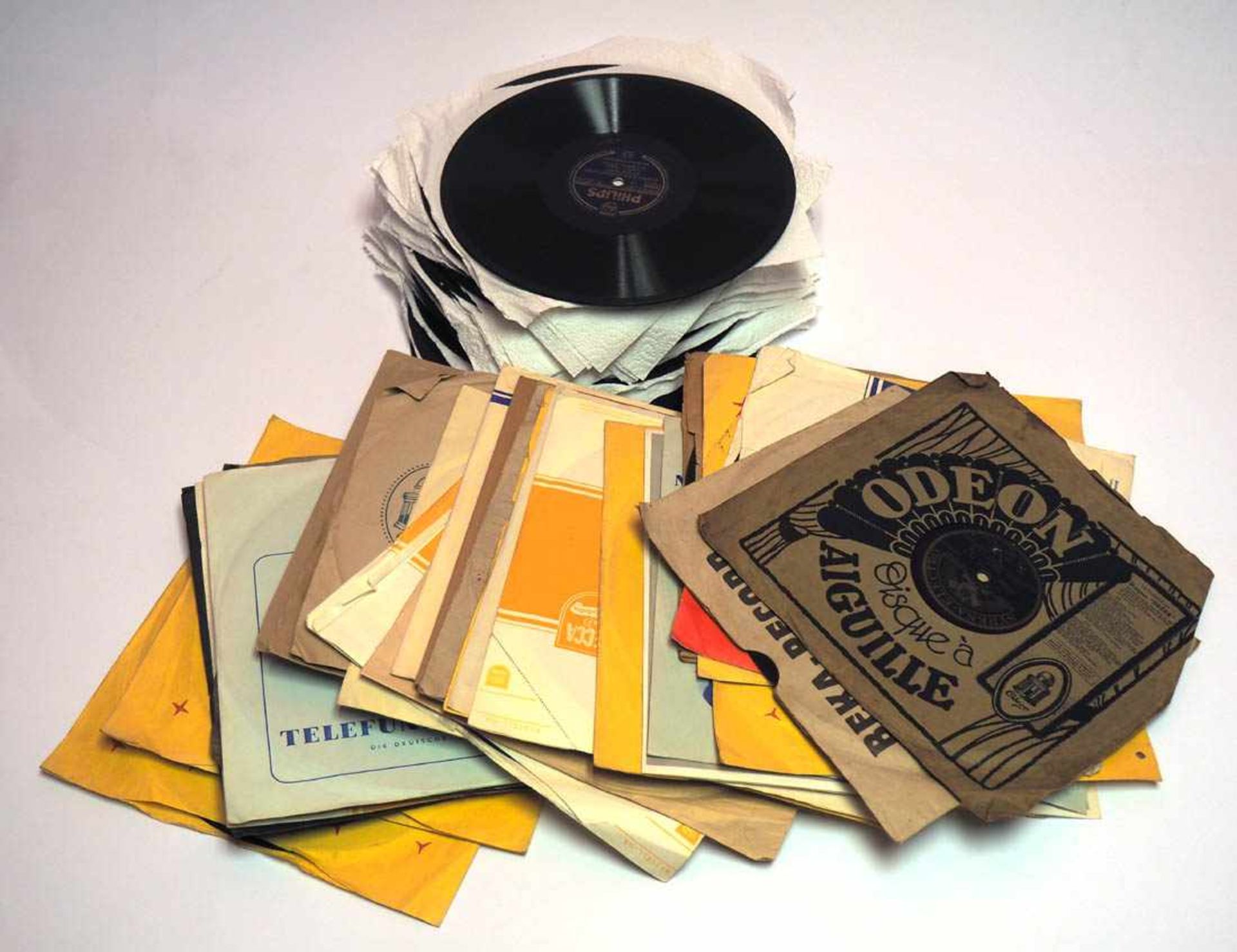 Grammophon, England, 30er Jahre Modell Columbia Viva Tonal Grafonola. Intakt. Dazu zahlreiche - Bild 8 aus 8