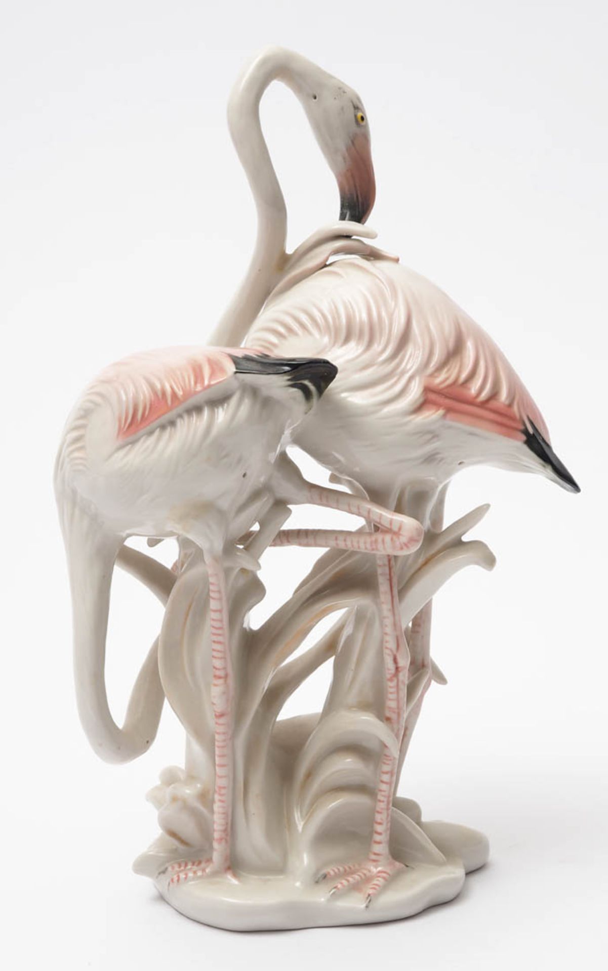 Figurengruppe, Ens Auf naturalistischem Sockel mit Blattwerk zwei Flamingos. Naturalistische - Image 3 of 7