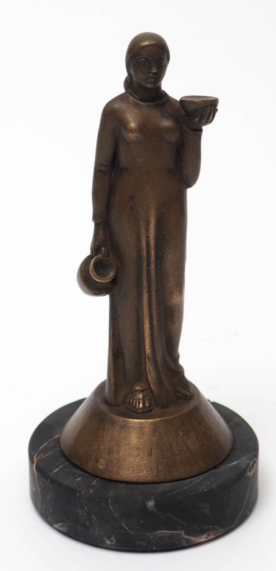Figurine, 20er Jahre Auf runder Marmorplinthe kegelförmiger Sockel. Darauf Dame in bodenlangem