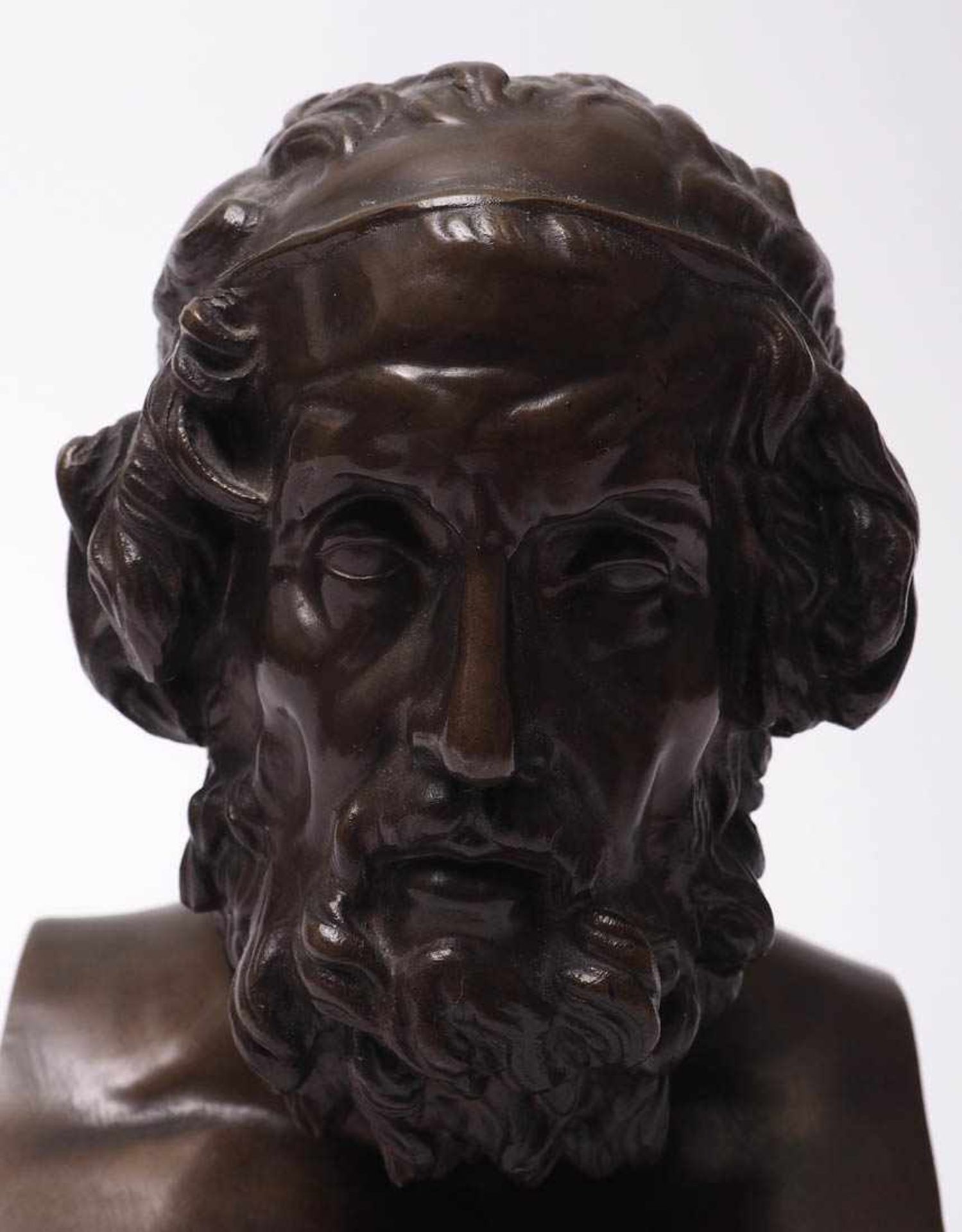 Barbedienne, Ferdinand, 1810 - 1892 Büste eines bärtigen Philosophen. Bronze mit brauner Patina, - Bild 2 aus 5