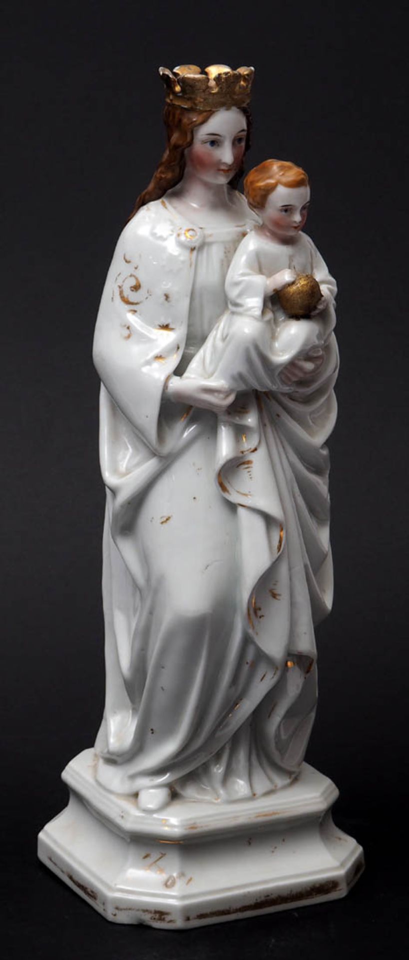 Madonnenstatue mit Jesuskind, 19.Jhdt. Sparsam bemalt. H.35cm.