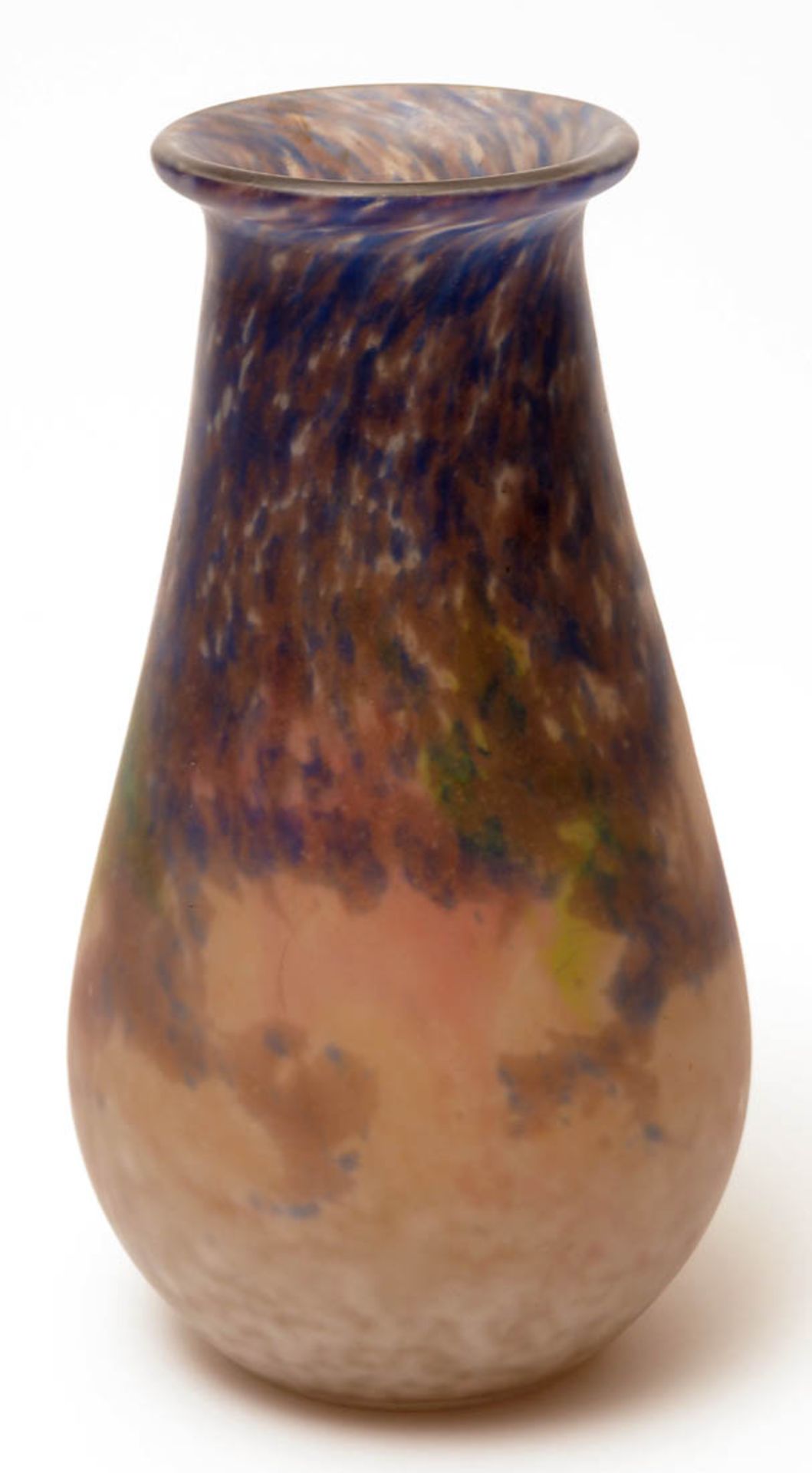 Vase, Muller frères, 1919-1936 Keulenförmiger Korpus. Farbloses Glas mit Pulvereinschmelzungen in