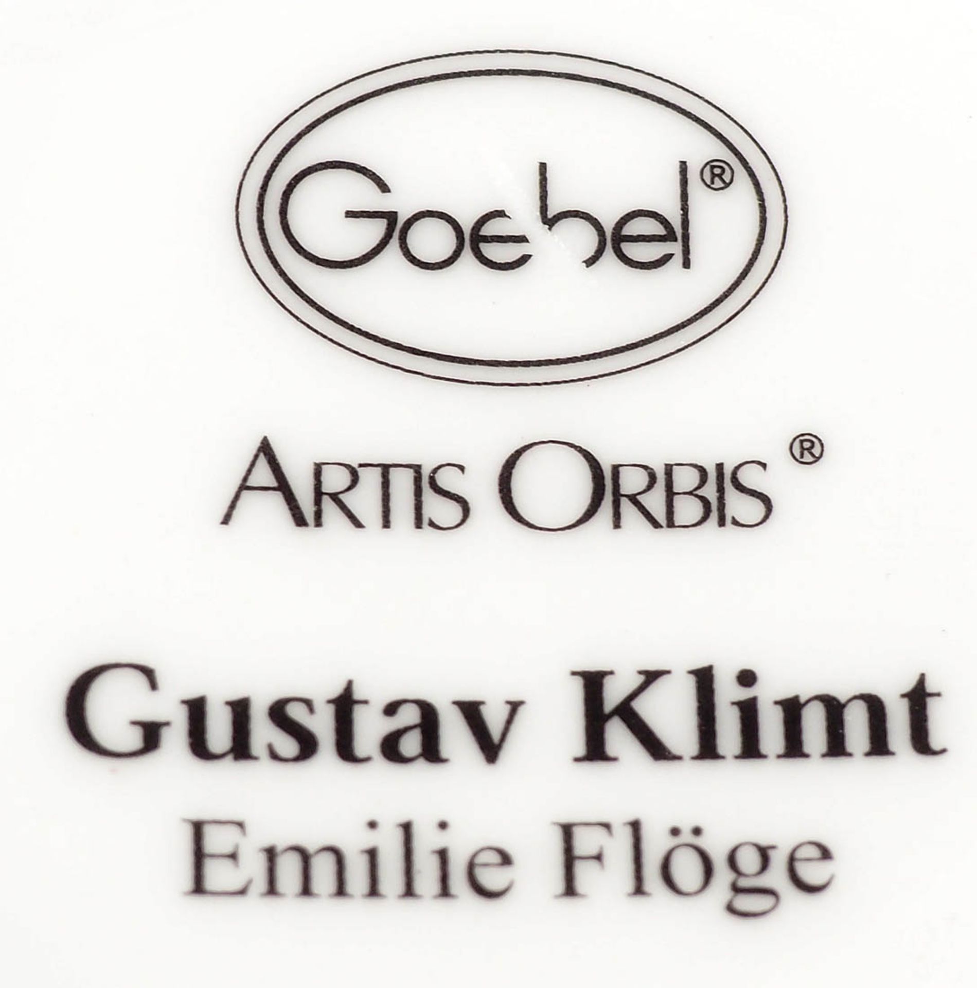 Vier Designbecher, Goebel Auf der Wandung unterschiedliche Motive nach Gemälden von Gustav Klimt. - Bild 2 aus 2
