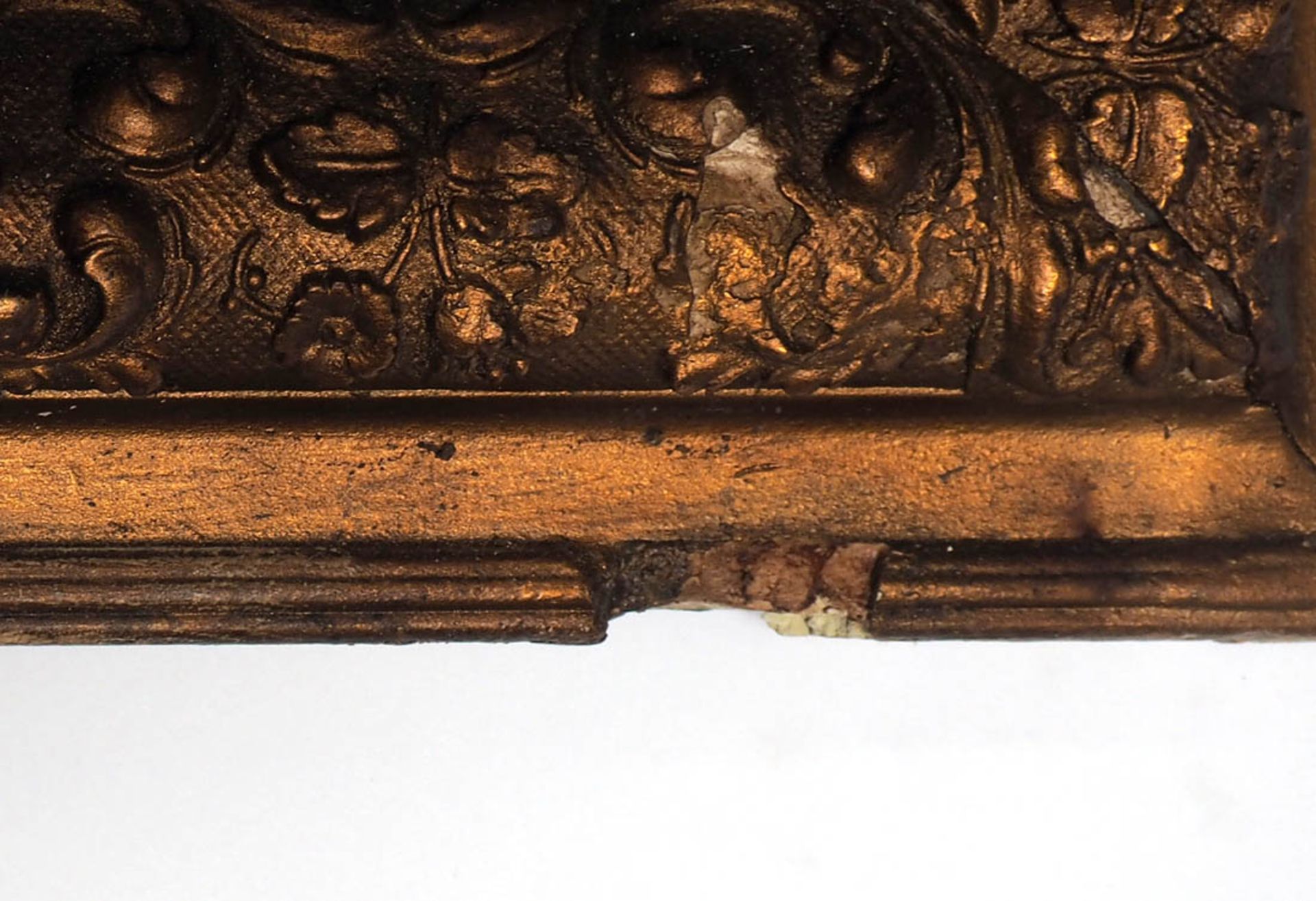 Spiegel, um 1900 Hochrechteckige Form mit abgerundeten Ecken. Muschelbekrönung. H.119cm. - Bild 3 aus 4