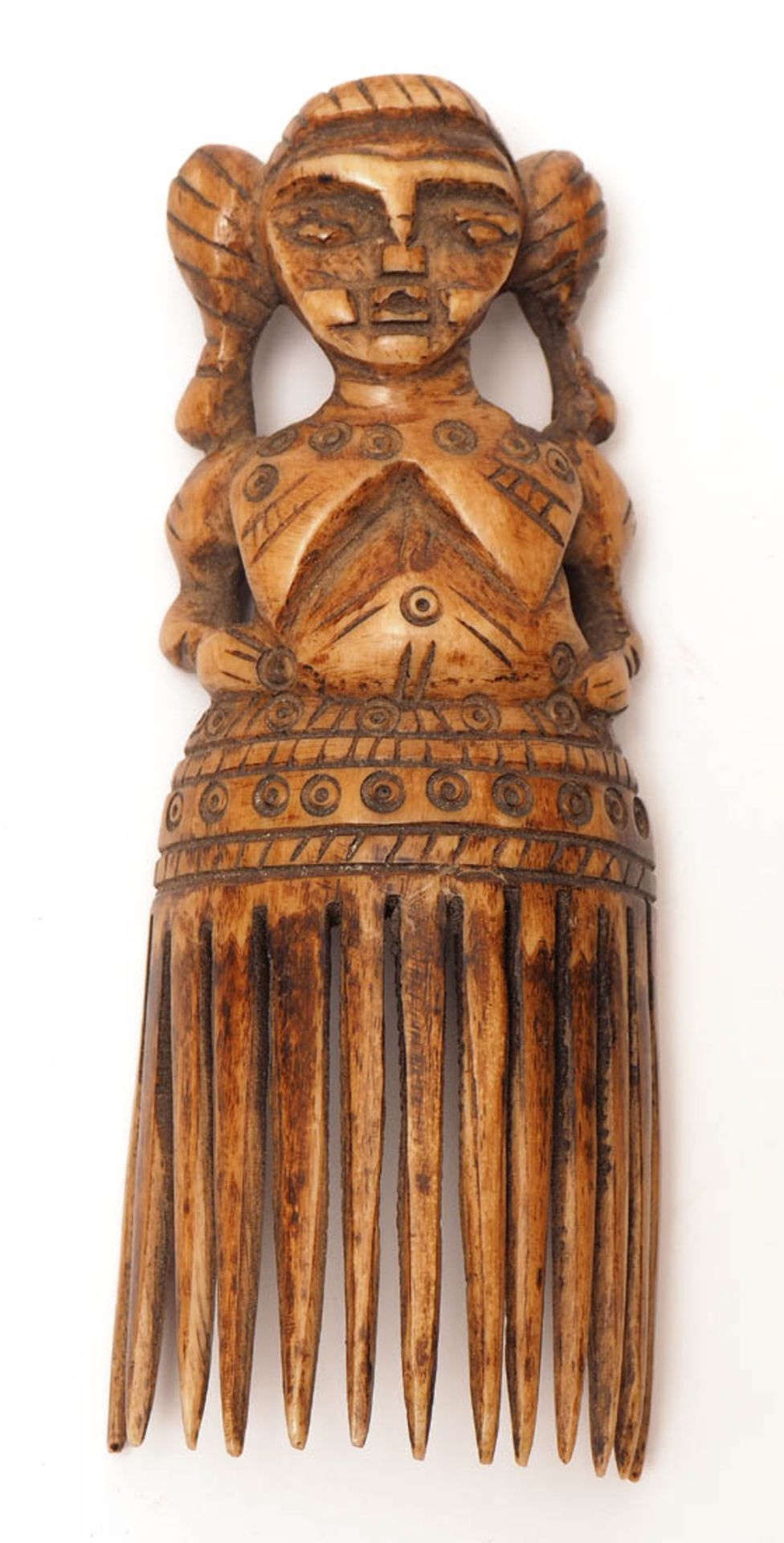 Kamm, Afrika Oberteil in Form einer geschnitzten Frauenbüste. Bein. H.13cm.
