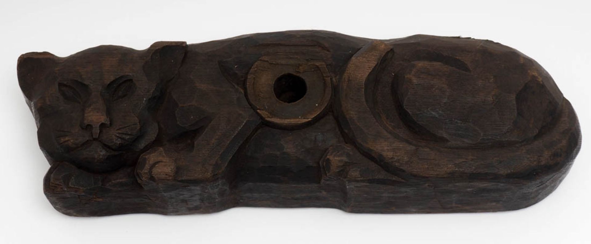 Fassriegel in Form eines Löwen Hartholz, geschnitzt. L.44cm.