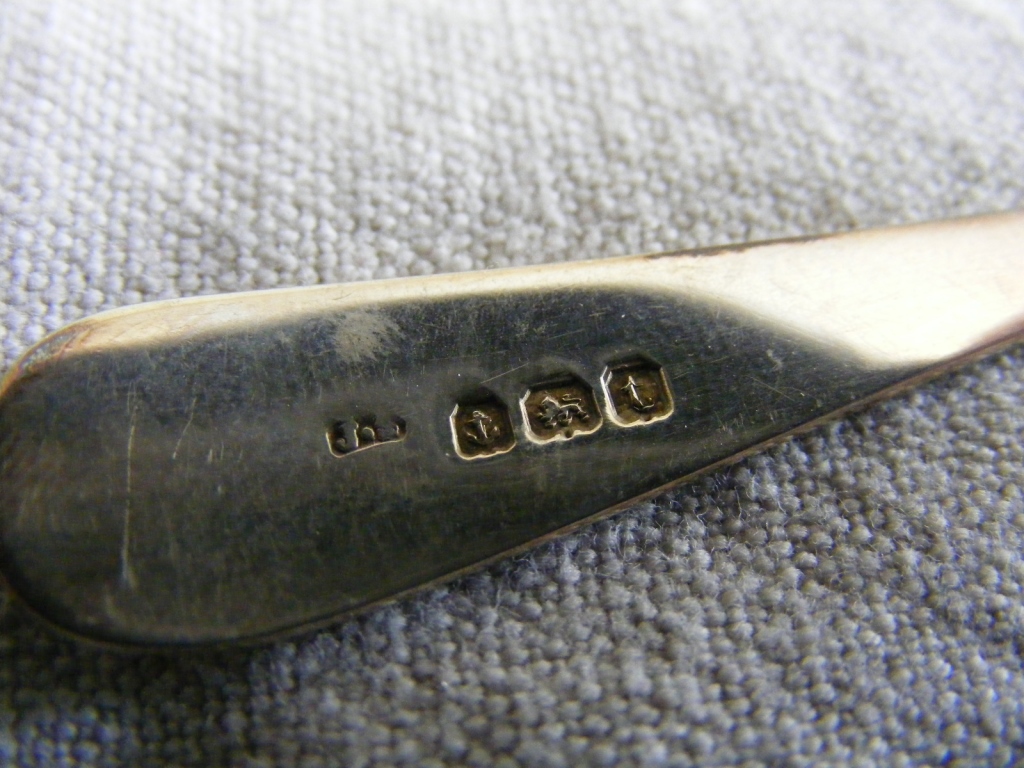 Cased set of silver Teaspoons and Sugar Tongs - Image 4 of 6