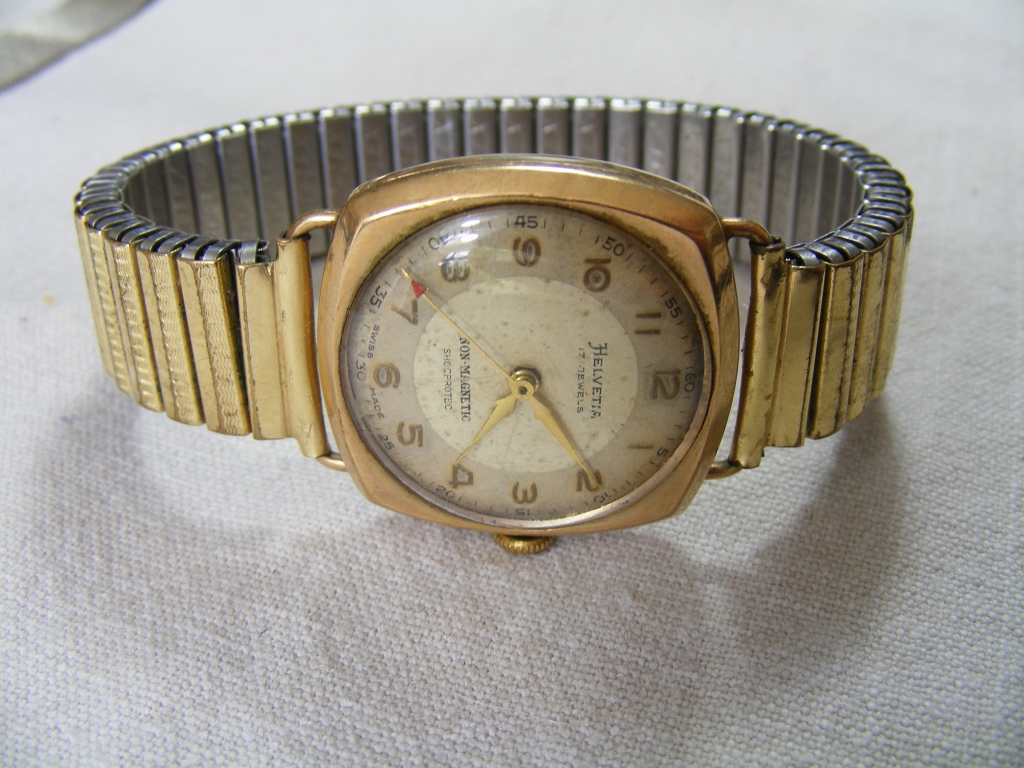 Vintage Helvetia 9ct gold Wristwatch