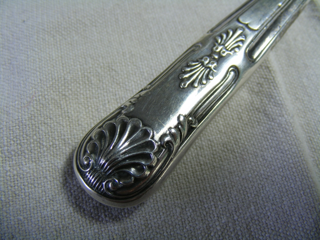 Edwardian silver-handled Strainer Spoon - Image 4 of 6