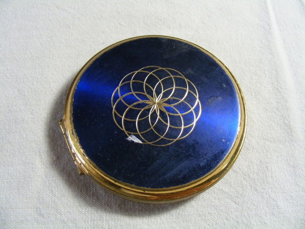 A Stratton Powder Compact