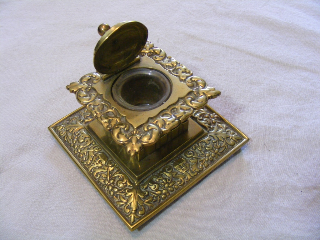 Ornate brass Inkwell - Image 5 of 9