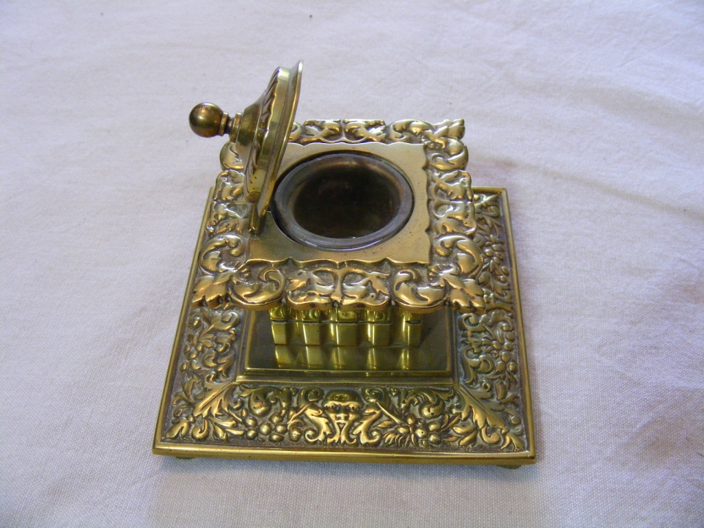 Ornate brass Inkwell - Image 3 of 9