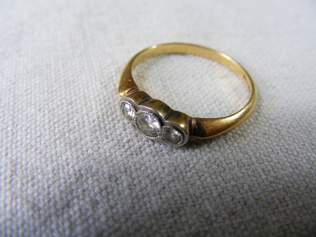 18ct yellow metal and Diamond Ring - Bild 3 aus 7