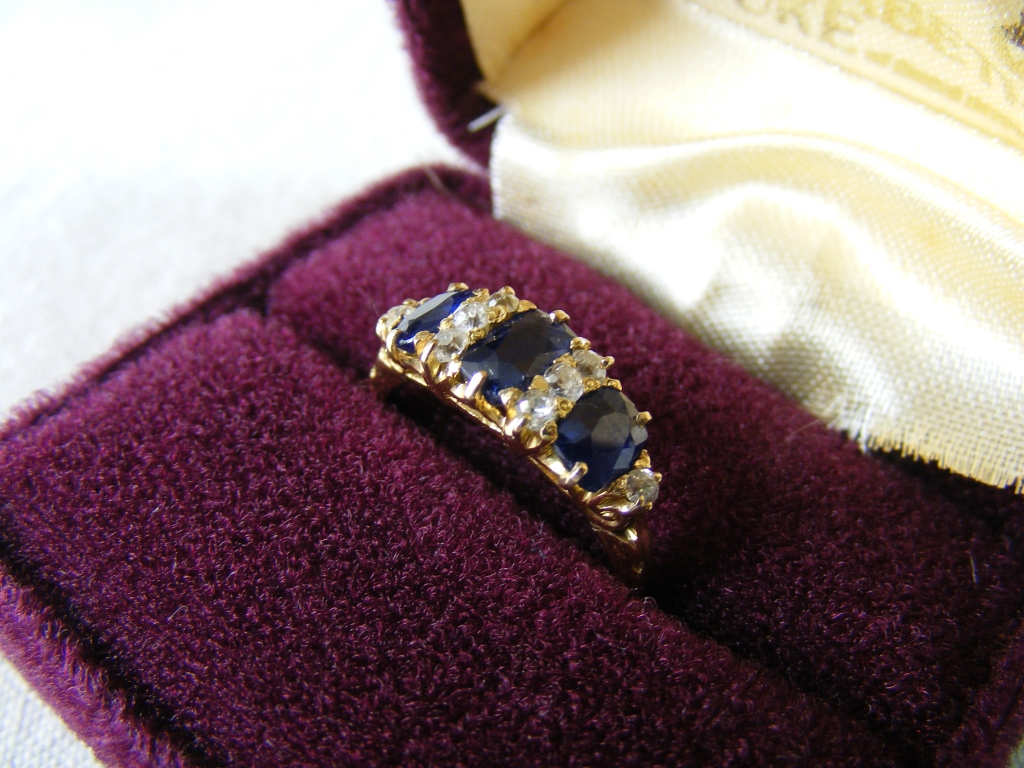 Yellow Metal blue-stone Ring