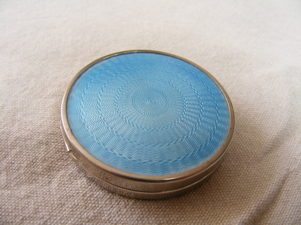 Guilloche Enamel miniature Compact - Image 2 of 4