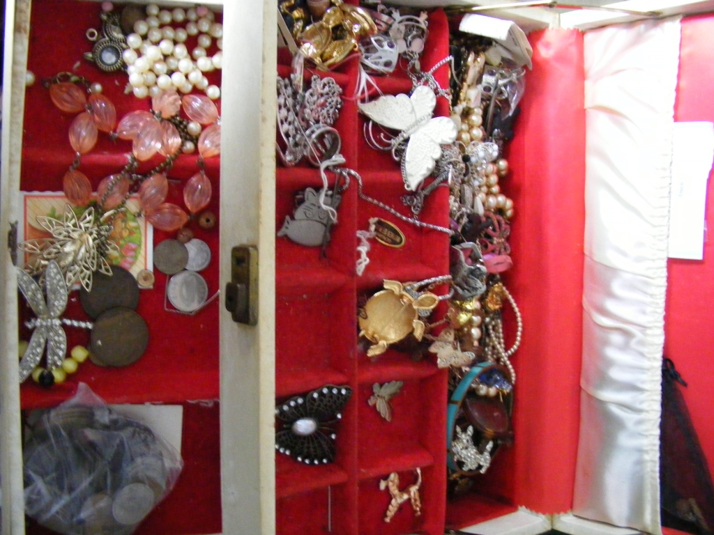 Large vintage Jewellery Box and Contents