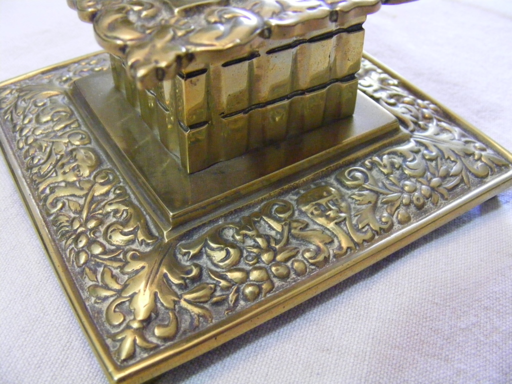 Ornate brass Inkwell - Image 4 of 9