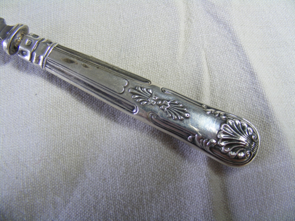 Edwardian silver-handled Strainer Spoon - Image 2 of 6