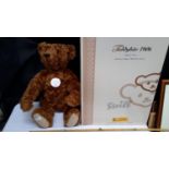 Large 70cm Steiff teddy bear 1906 replica, together with box