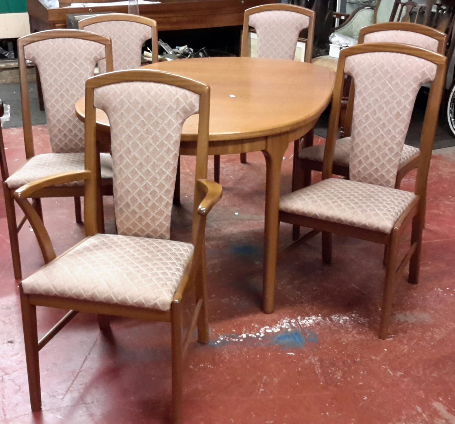 McIntosh table, 2 carvers & 4 chairs