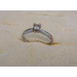 9ct white gold and diamond set ring