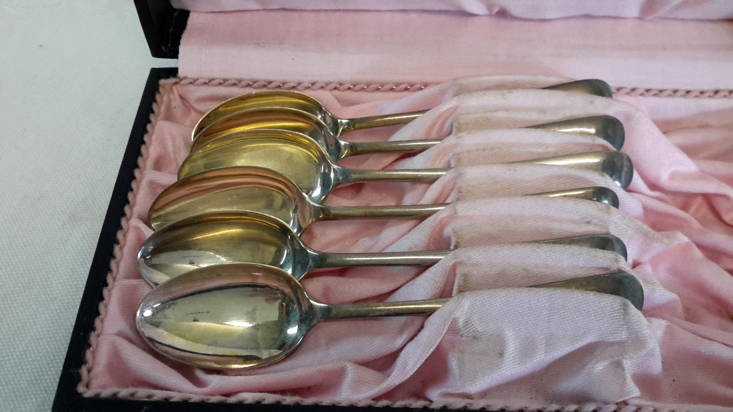 A set of 6 Sheffield silver spoons by Cooper Brothers & Sons Ltd, dated 1921