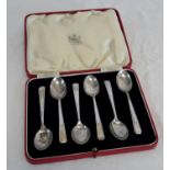 A set of 6 Sheffield silver spoons in a deco manner in fitted box by Cooper Brothers & Sons Ltd,