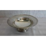 A Chester silver pierced bowl tazza (diameter 21.5cm) by Barker Brothers Ltd, Dated 1900's