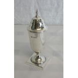 A Sheffield silver sugar shaker by Viners Ltd, dated 1960, 14cm in height