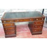 Victorian mahogany large knee hole desk with black leather top & fitted with 9 drawers, 81x157x77cm
