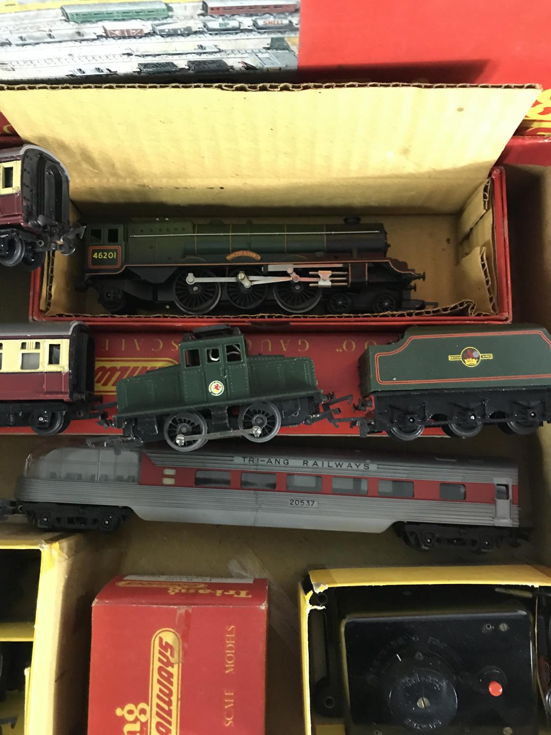 A Collection of Tri-Ang railways Train models to include Princess Elizabeth loco & tender, r-125 - Image 2 of 3